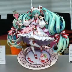 初音未来 15th Anniversary Ver.（草莓音）手办